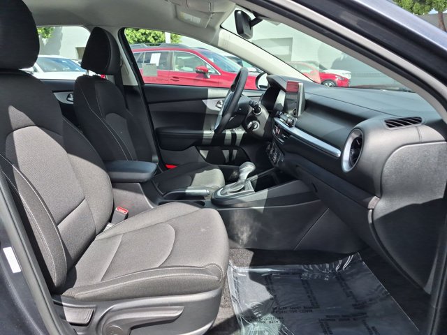 Used 2022 Kia Forte LXS FWD image 19