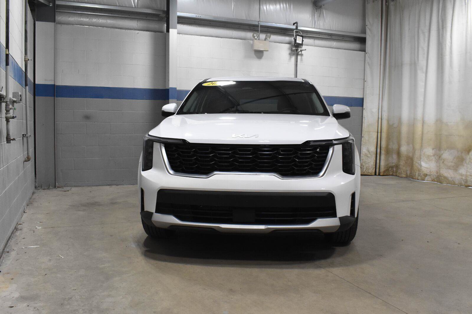 Used 2025 Kia Sorento LX FWD image 27