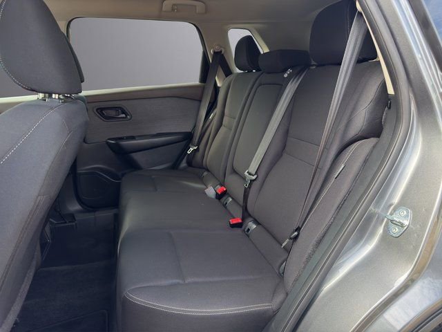 Used 2023 Nissan Rogue S image 23