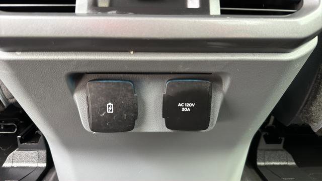 Used 2022 Ford F150 Lightning Pro image 44