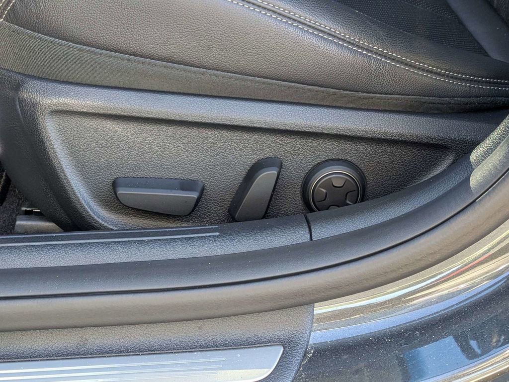 Used 2023 Genesis G70 2.0T image 19