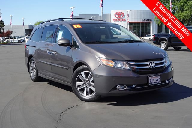 Used 2016 Honda Odyssey Touring Elite image 2