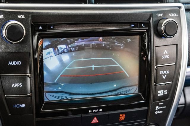 Used 2016 Toyota Camry SE FWD image 21