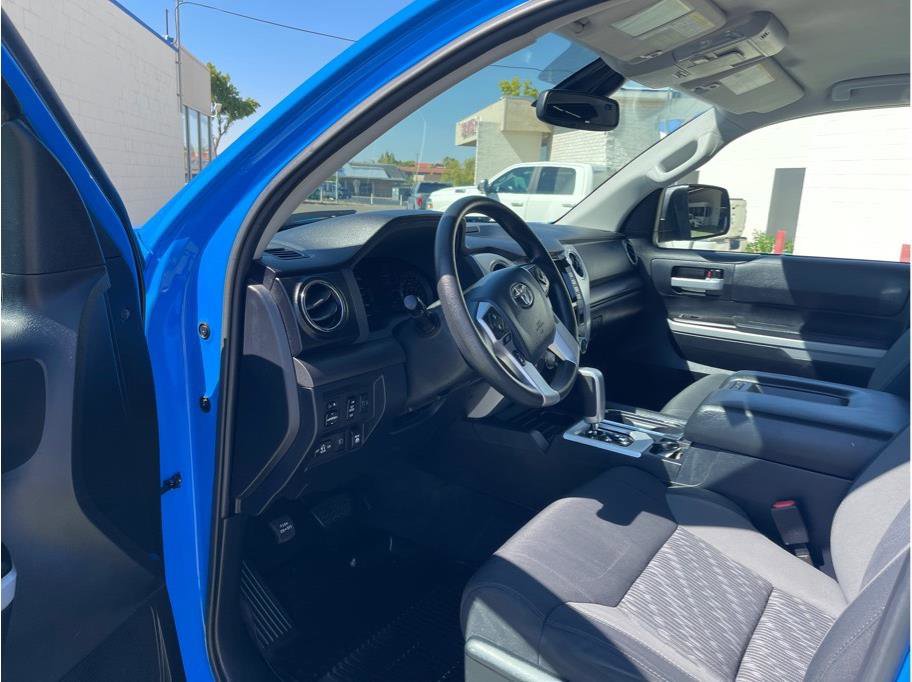 Used 2020 Toyota Tundra SR5 w/ TRD Off-Road Package image 17