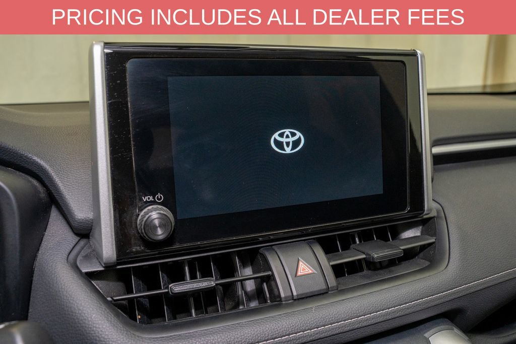 Used 2025 Toyota RAV4 XLE AWD/4WD image 12