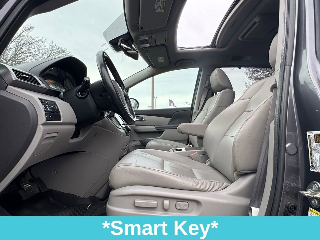 Used 2016 Honda Odyssey Touring Elite image 14