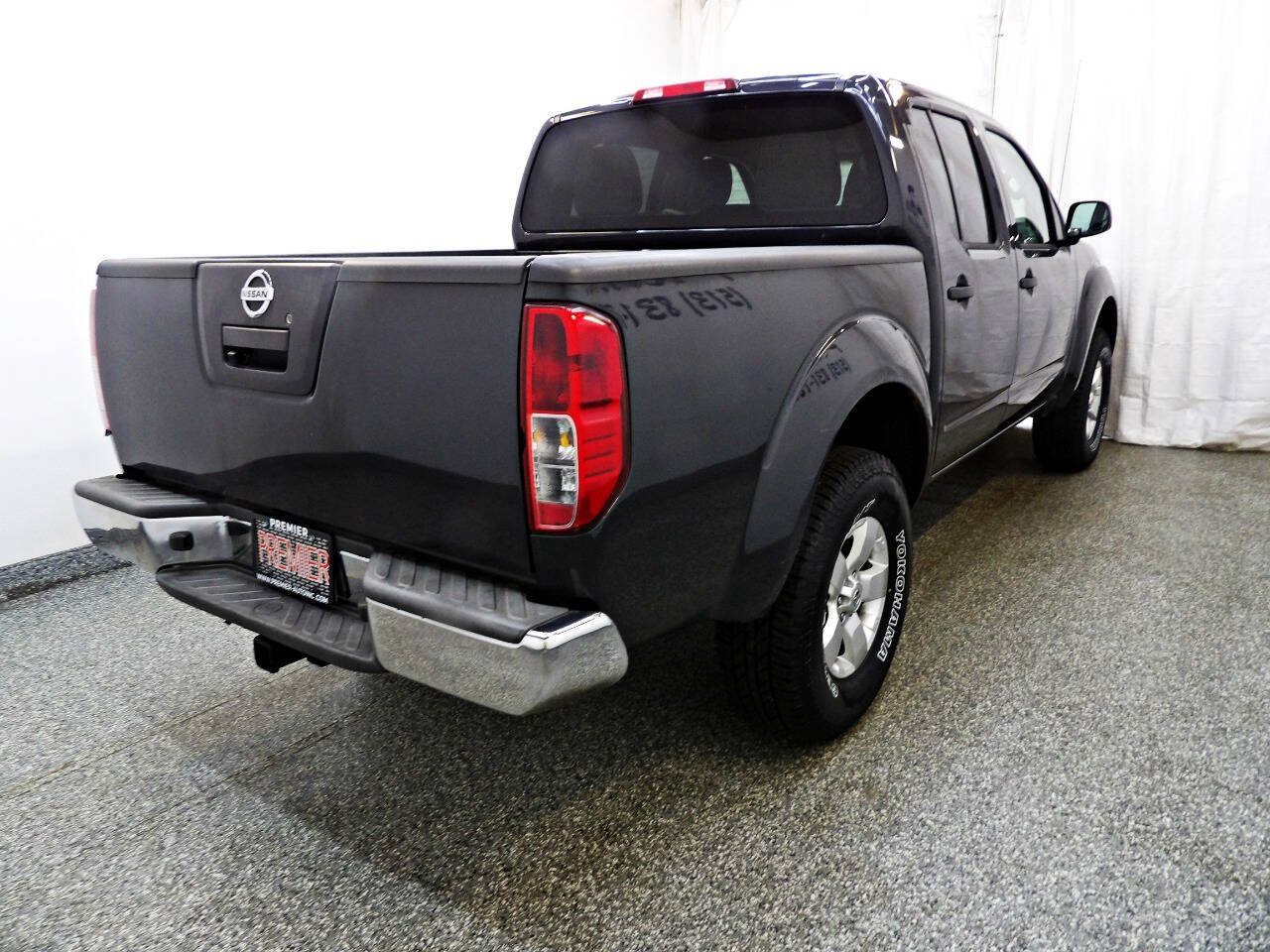 Used 2012 Nissan Frontier SV w/ SV Premium Utility Pkg AWD/4WD image 5