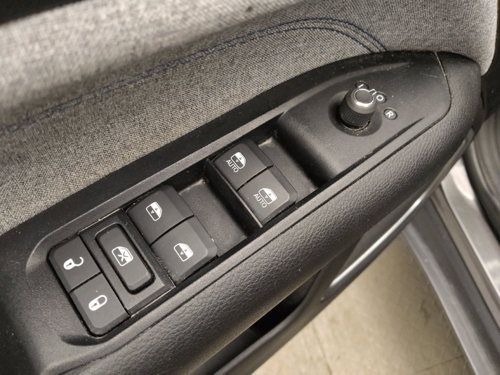 Used 2022 Jeep Compass Latitude FWD image 27
