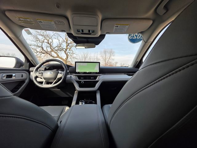 Certified 2025 Ford Explorer Active w/ Active Comfort Package image 38