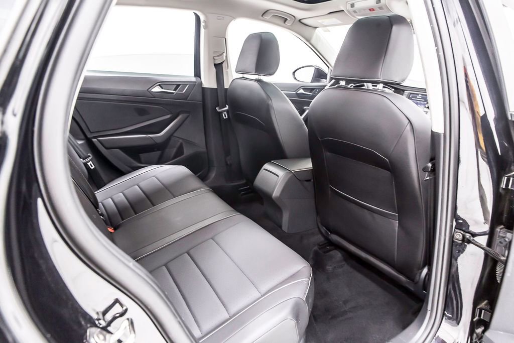 Used 2024 Volkswagen Jetta SE FWD image 35