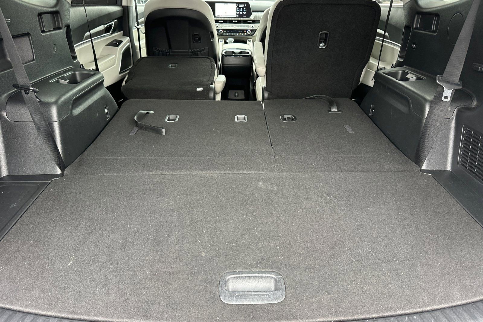 Used 2023 Kia Telluride EX w/ EX Captain's Chair Package image 16