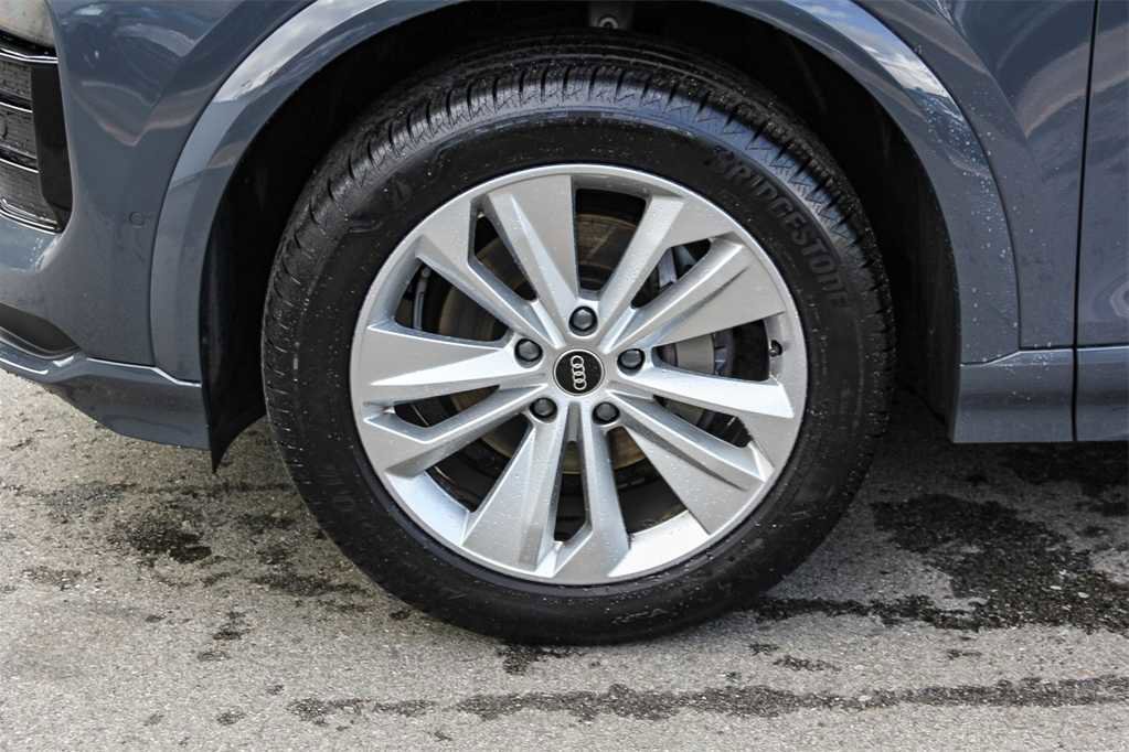 Used 2025 Audi Q6 e-tron Premium w/ Convenience Package image 9