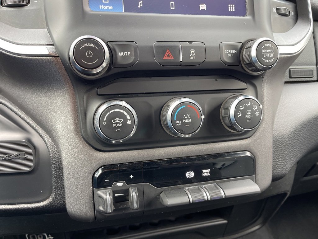 Used 2024 RAM 3500 Big Horn image 12