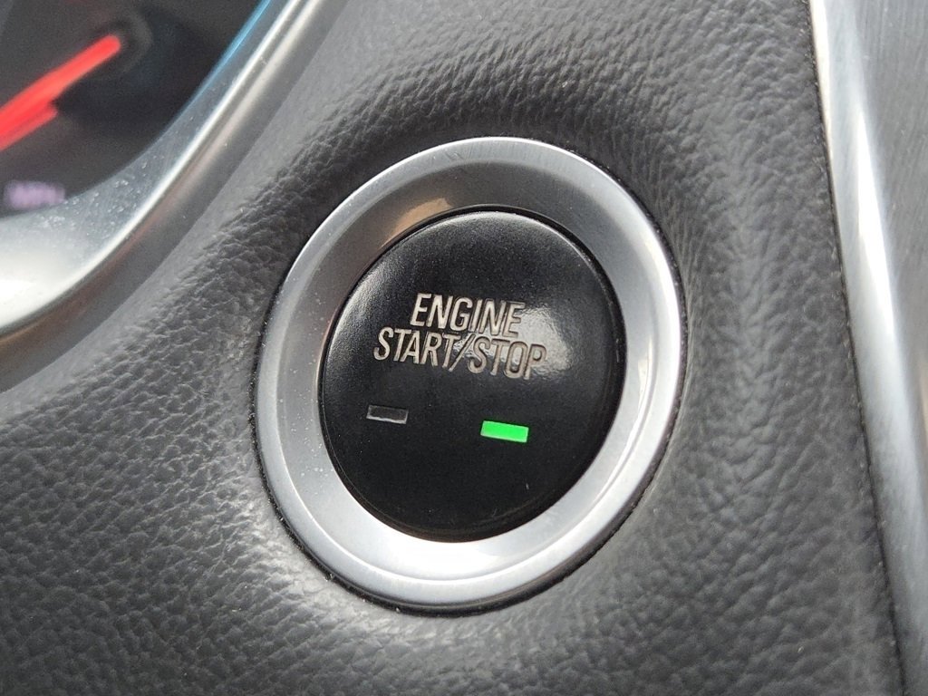 Used 2018 Chevrolet Traverse LT image 16