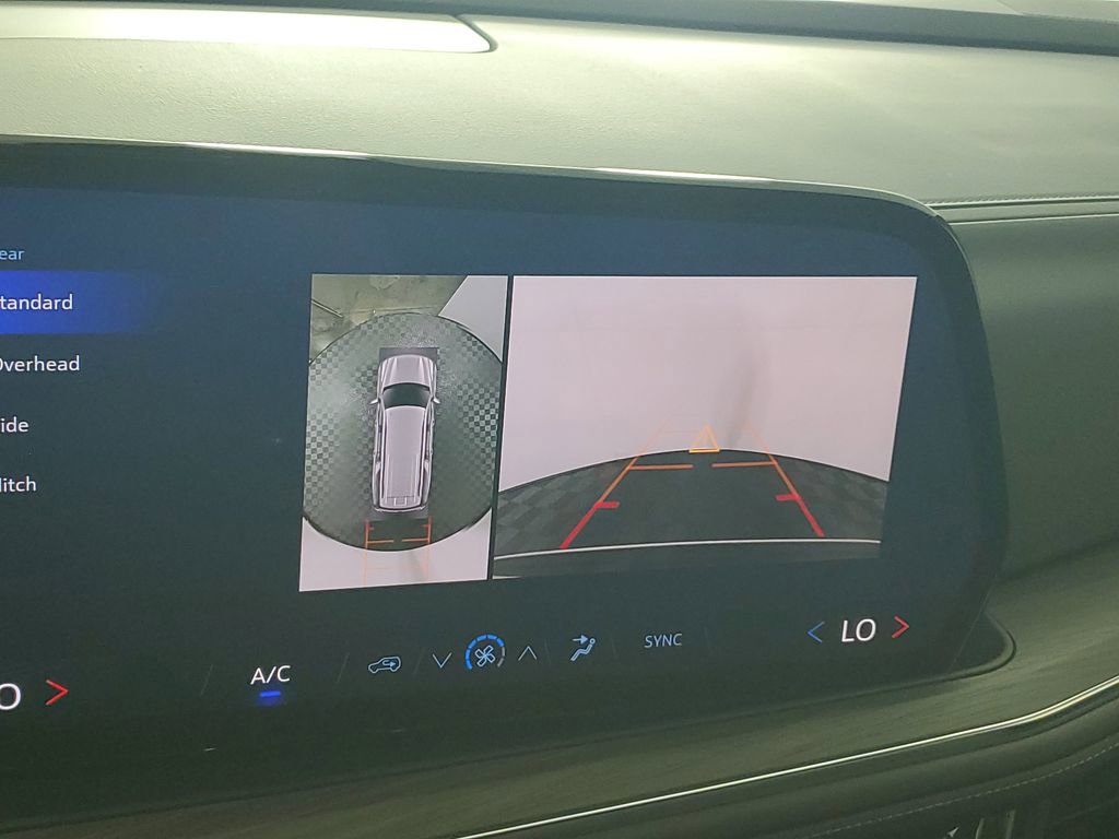 Used 2025 Chevrolet Suburban LS image 18