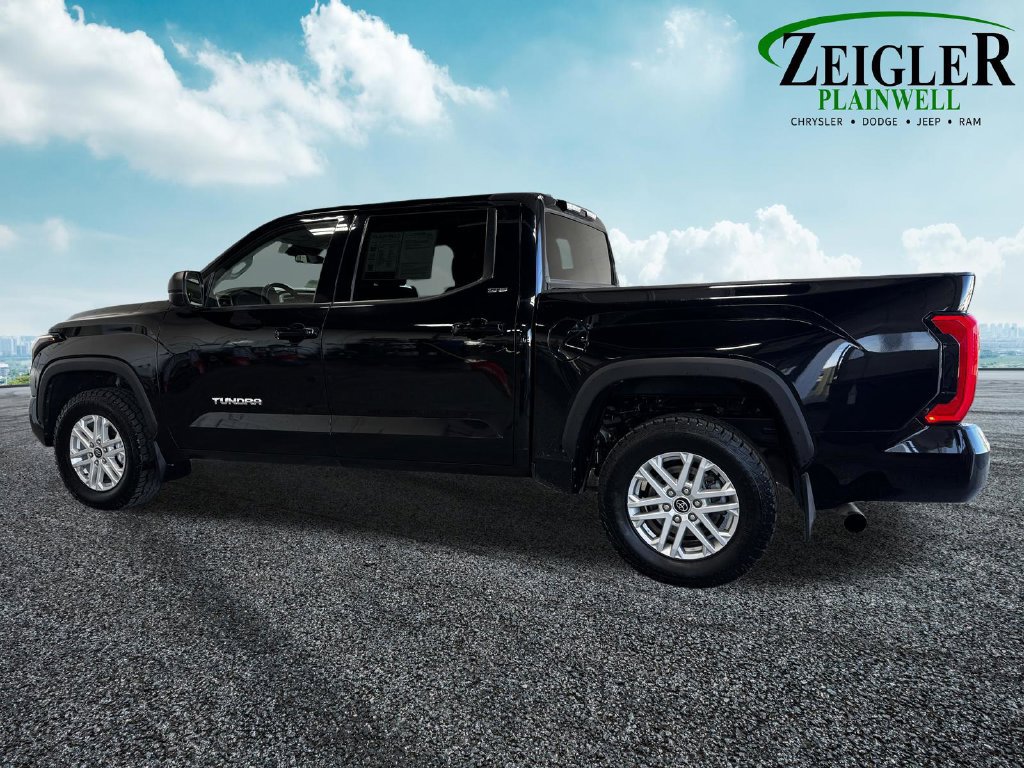 Used 2022 Toyota Tundra SR5 AWD/4WD image 3