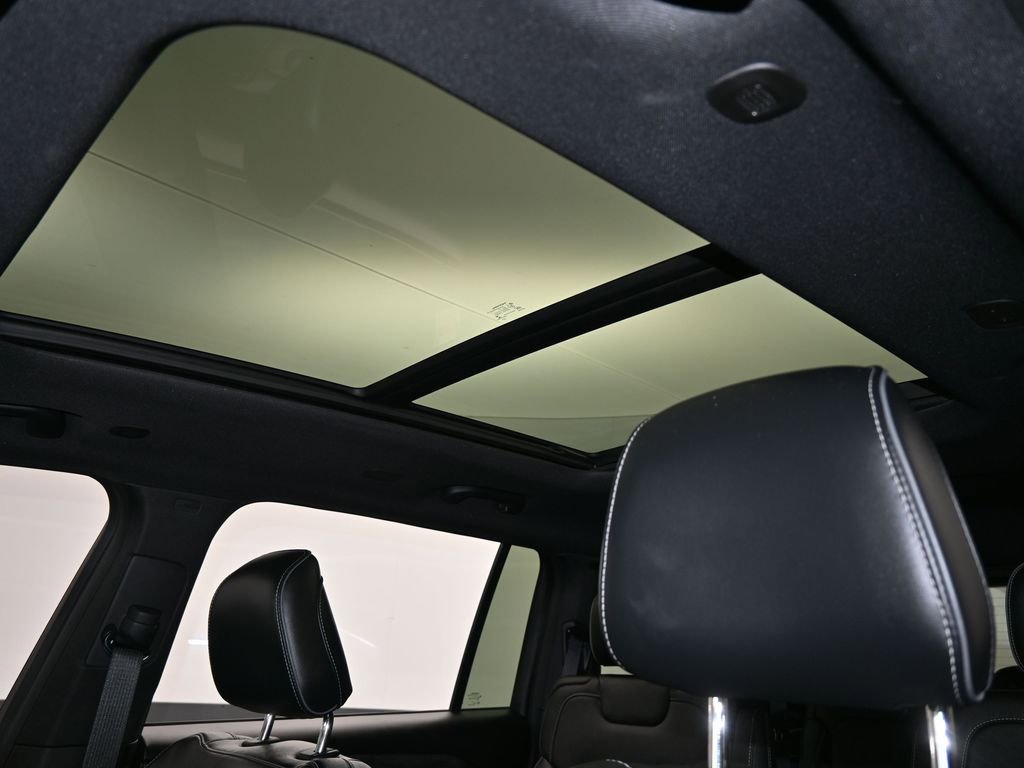 Used 2023 Jeep Grand Cherokee L Overland image 14