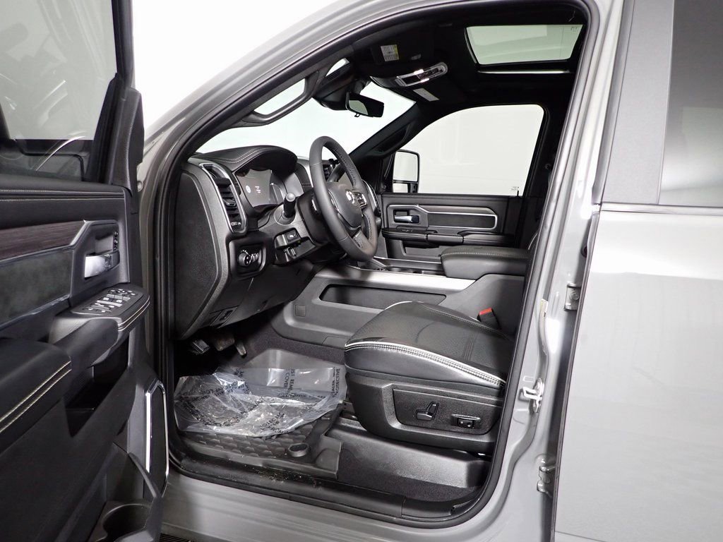 Used 2025 RAM 3500 Laramie w/ Night Edition image 20