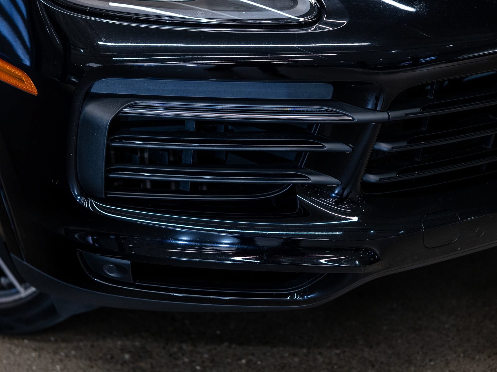 Certified 2023 Porsche Cayenne AWD/4WD image 15