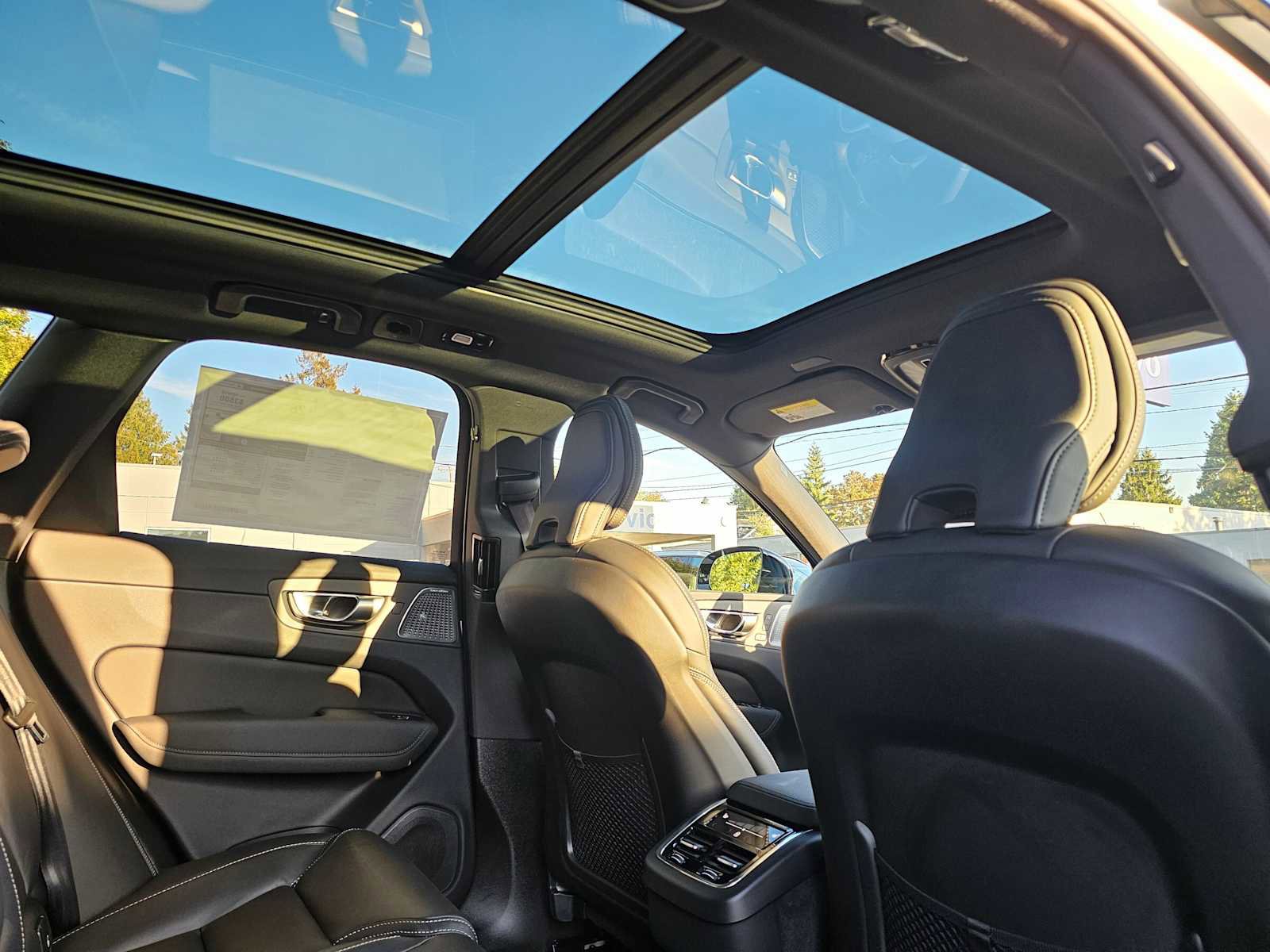 New 2026 Volvo XC60 B5 Ultra w/ Protection Package Premier image 13