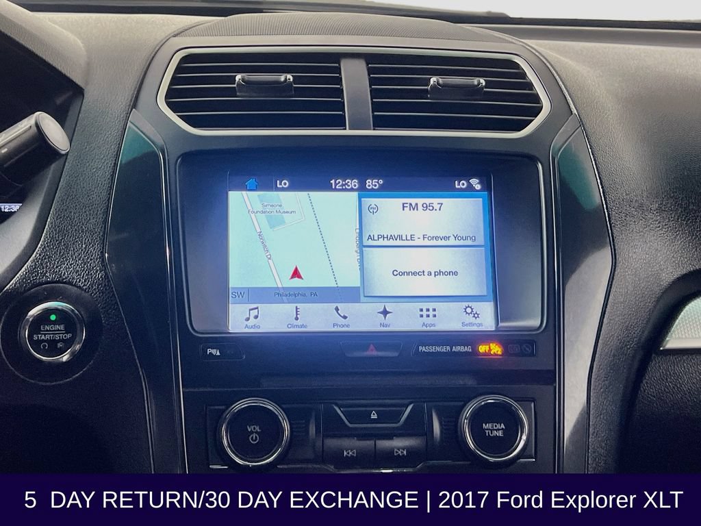 Used 2017 Ford Explorer XLT w/ Equipment Group 202A AWD/4WD image 17