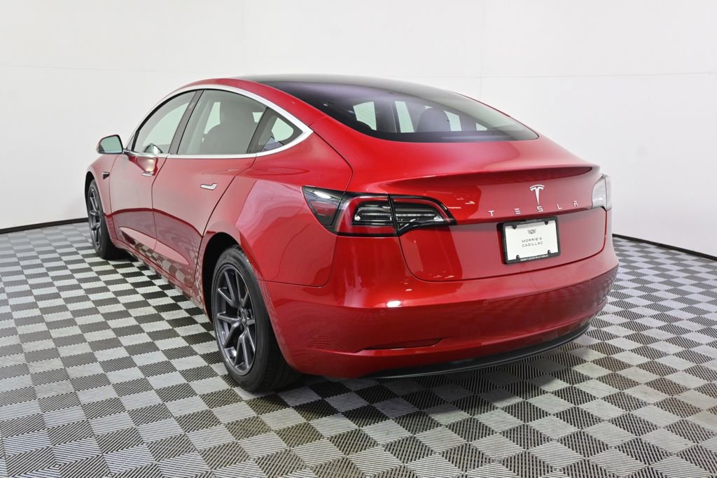 Used 2019 Tesla Model 3 Standard Range Plus image 4