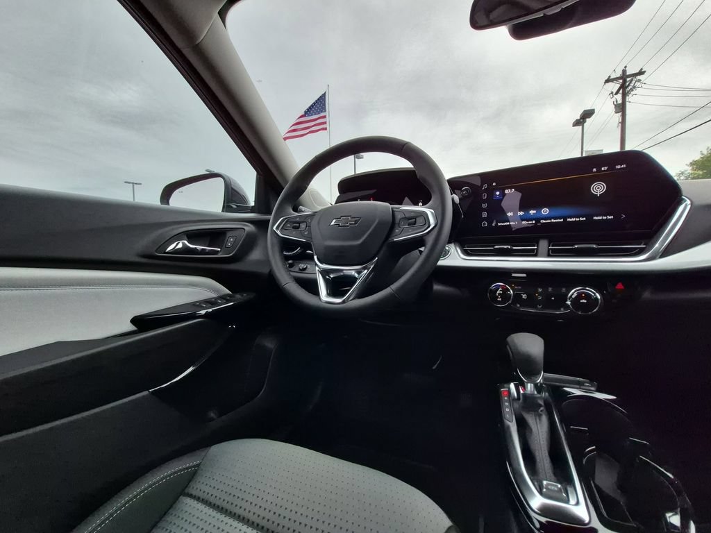 New 2026 Chevrolet Trax LT w/ Driver Confidence Package FWD image 8