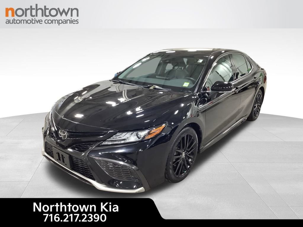 Used 2021 Toyota Camry XSE image 1