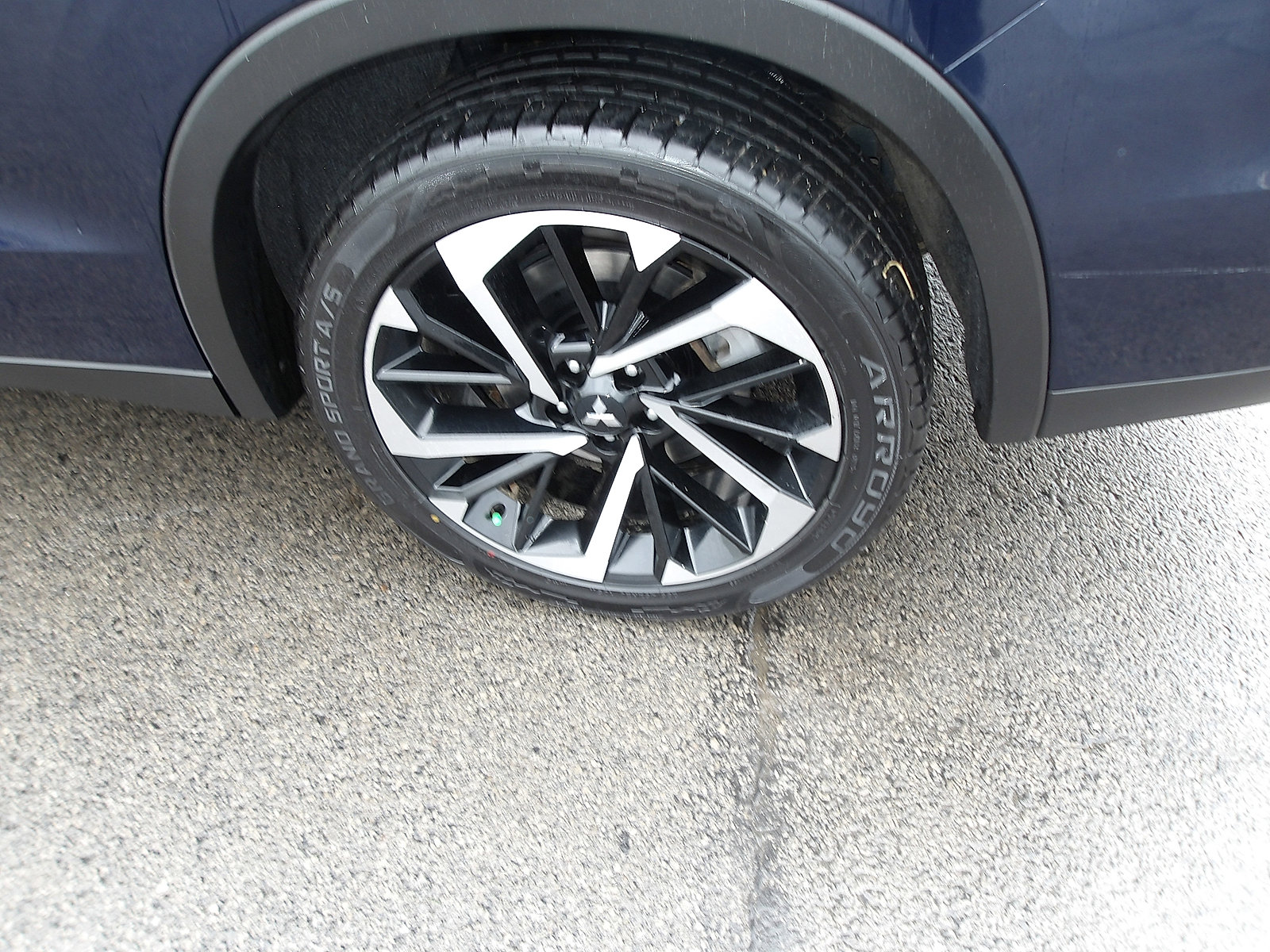 Used 2023 Mitsubishi Outlander SE AWD/4WD image 24