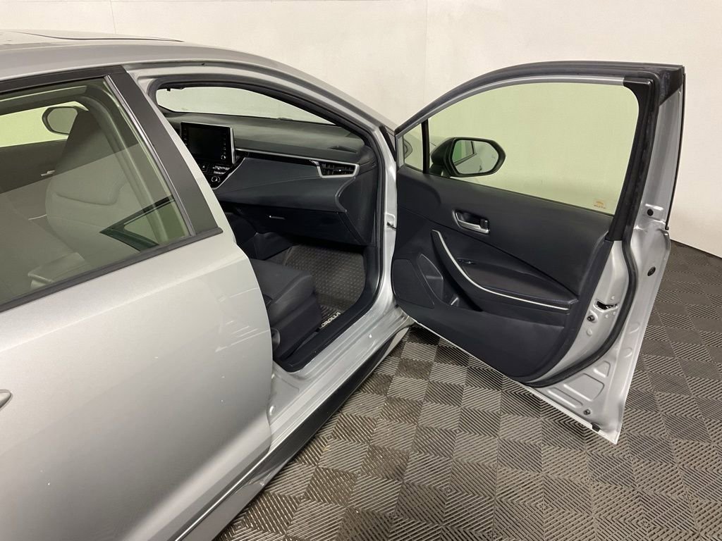 Used 2020 Toyota Corolla SE w/ SE Premium Package FWD image 37