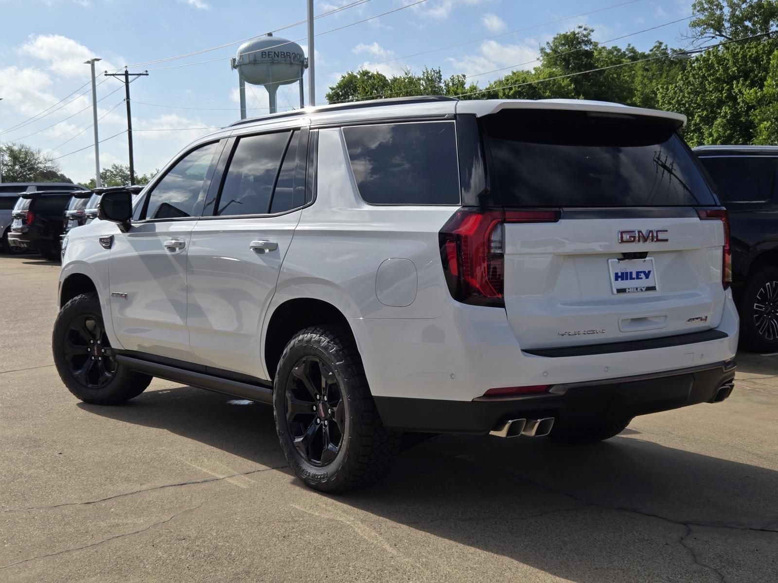 New 2026 GMC Yukon AT4 Ultimate AWD/4WD image 3