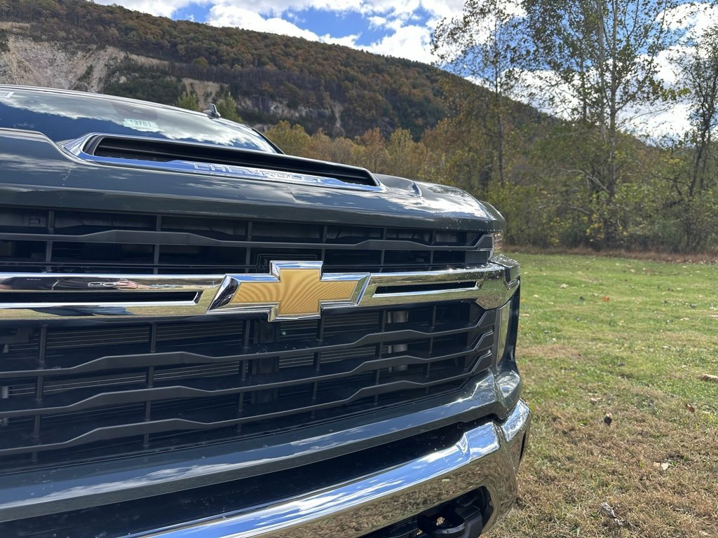 New 2026 Chevrolet Silverado 2500 LT image 3