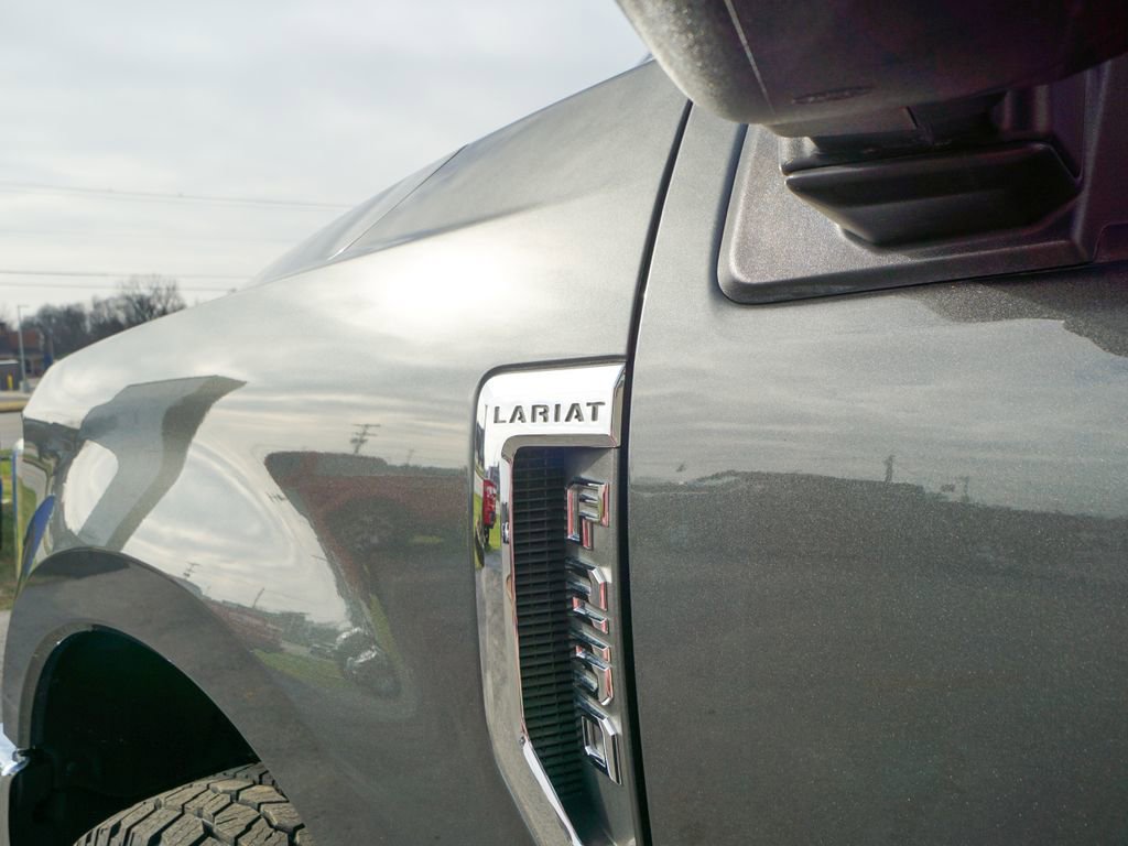 Used 2018 Ford F250 Lariat w/ Chrome Package image 8