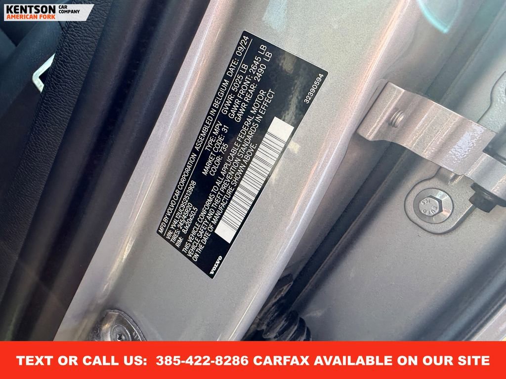 Used 2025 Volvo XC40 B5 Plus image 35