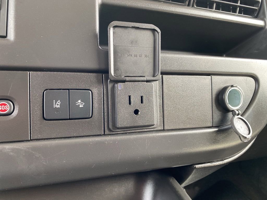 Used 2025 Chevrolet Express 3500 LT w/ LT Preferred Equipment Group RWD image 24