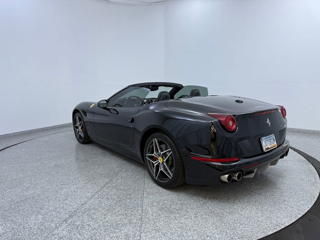 Used 2017 Ferrari California T image 32