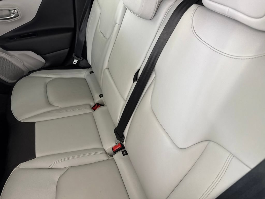 Used 2020 Jeep Renegade Limited w/ UConnect 8.4 Nav Group AWD/4WD image 27