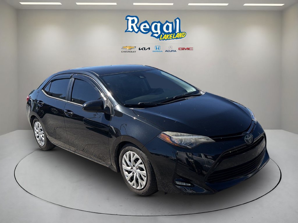 Used 2017 Toyota Corolla LE FWD image 1