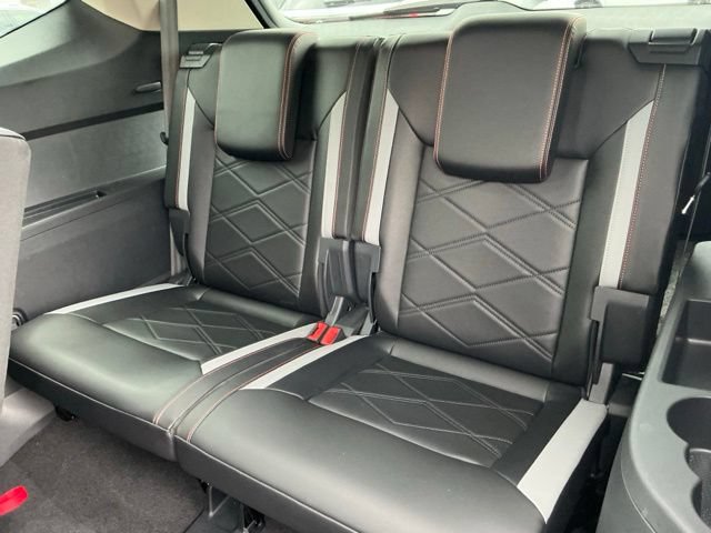 Used 2024 Volkswagen Atlas Peak Edition SE AWD/4WD image 20