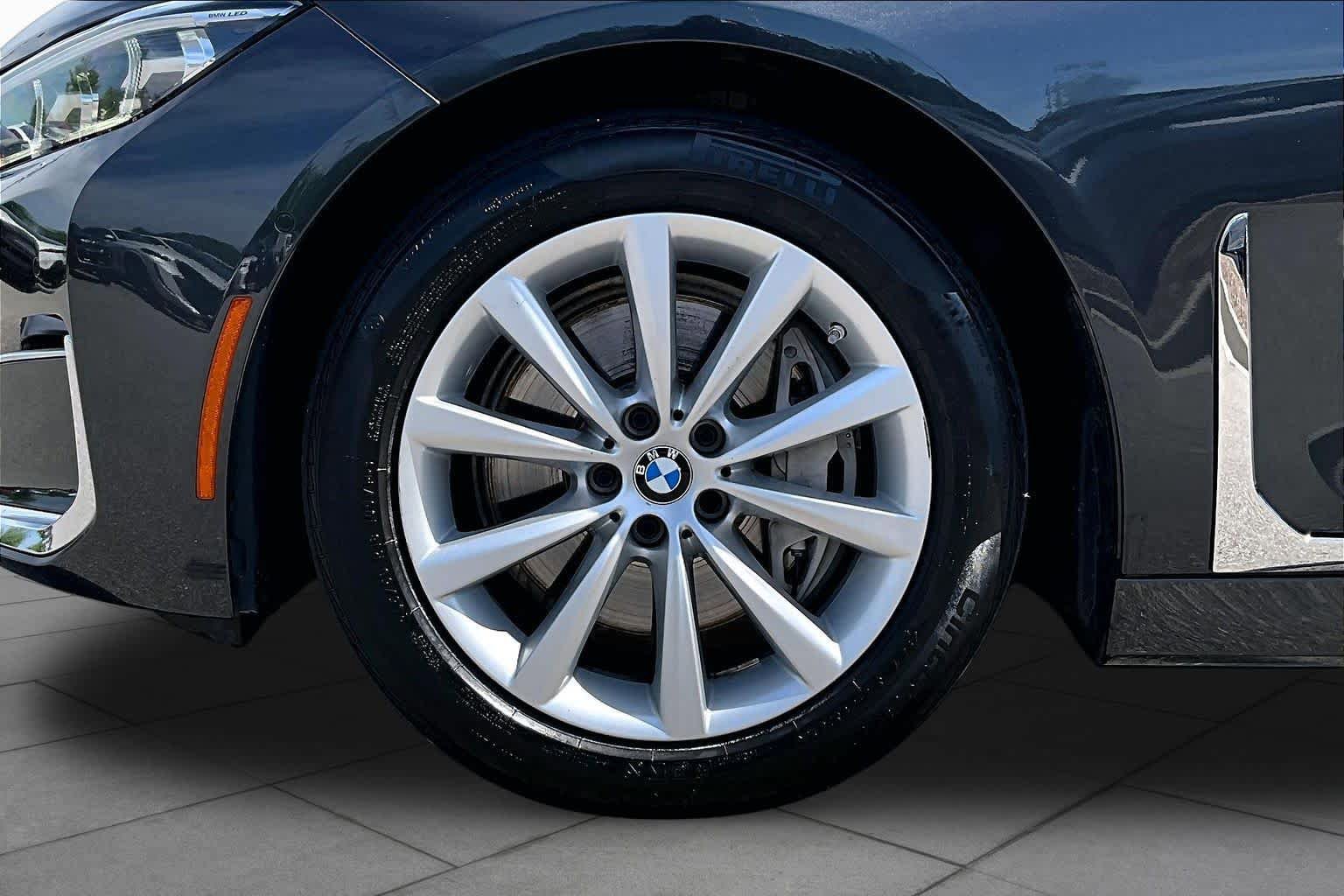 Used 2020 BMW 740i w/ Cold Weather Package RWD image 10