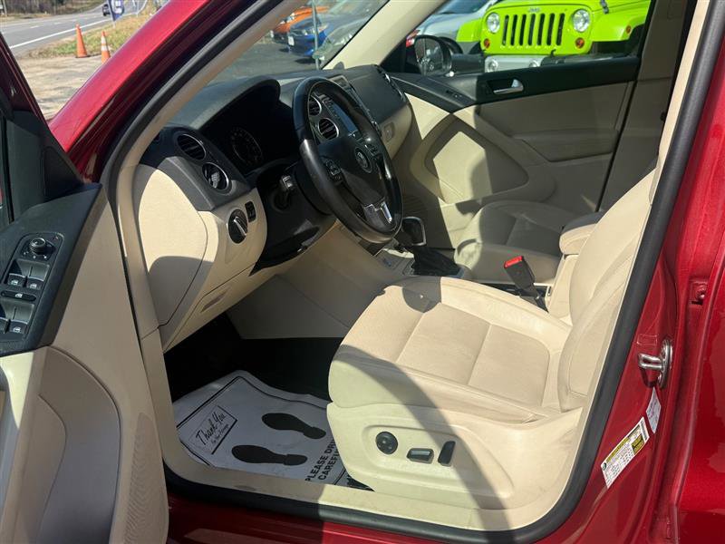 Used 2016 Volkswagen Tiguan SE image 11