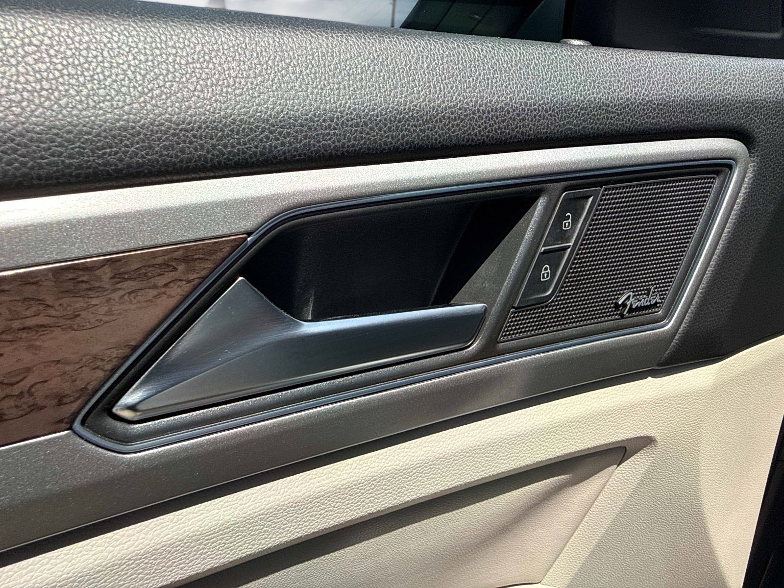 Used 2018 Volkswagen Atlas SEL Premium AWD/4WD image 19