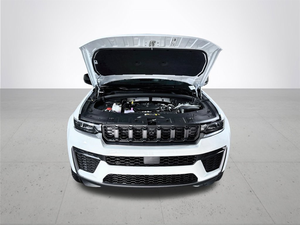 New 2027 Jeep Grand Cherokee Altitude AWD/4WD image 22