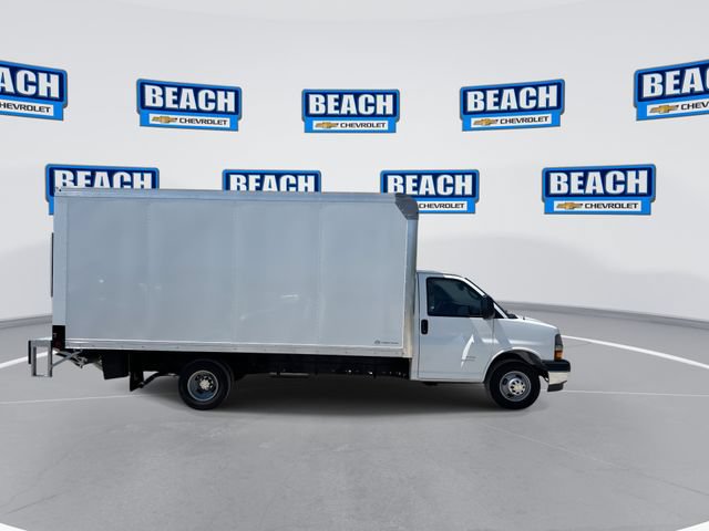 New 2026 Chevrolet Express 4500 w/ Power Convenience Package RWD image 9