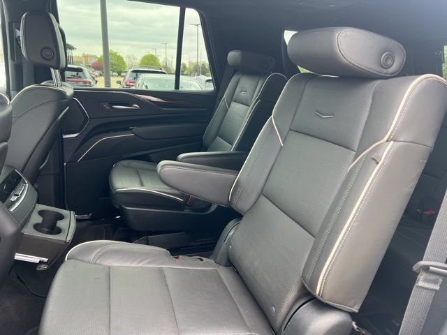 Used 2023 Cadillac Escalade Premium Luxury AWD/4WD image 8