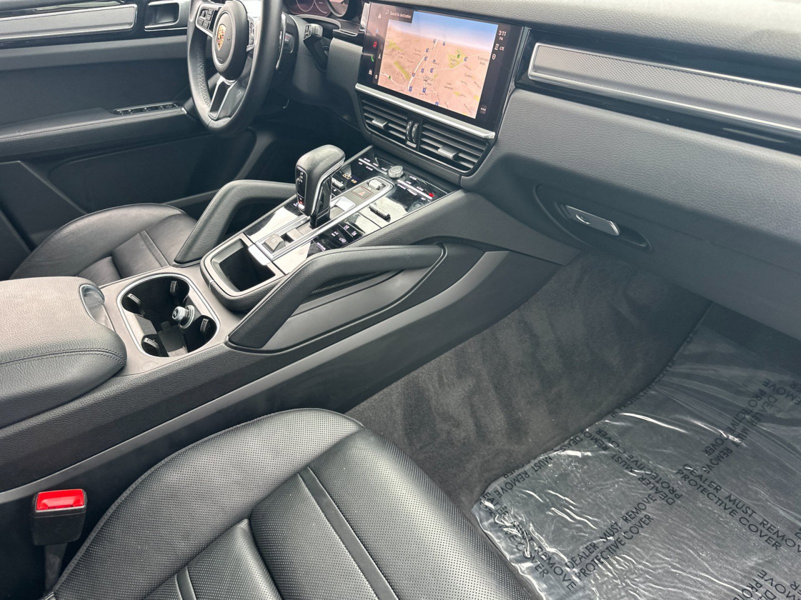 Used 2023 Porsche Cayenne Platinum Edition image 16