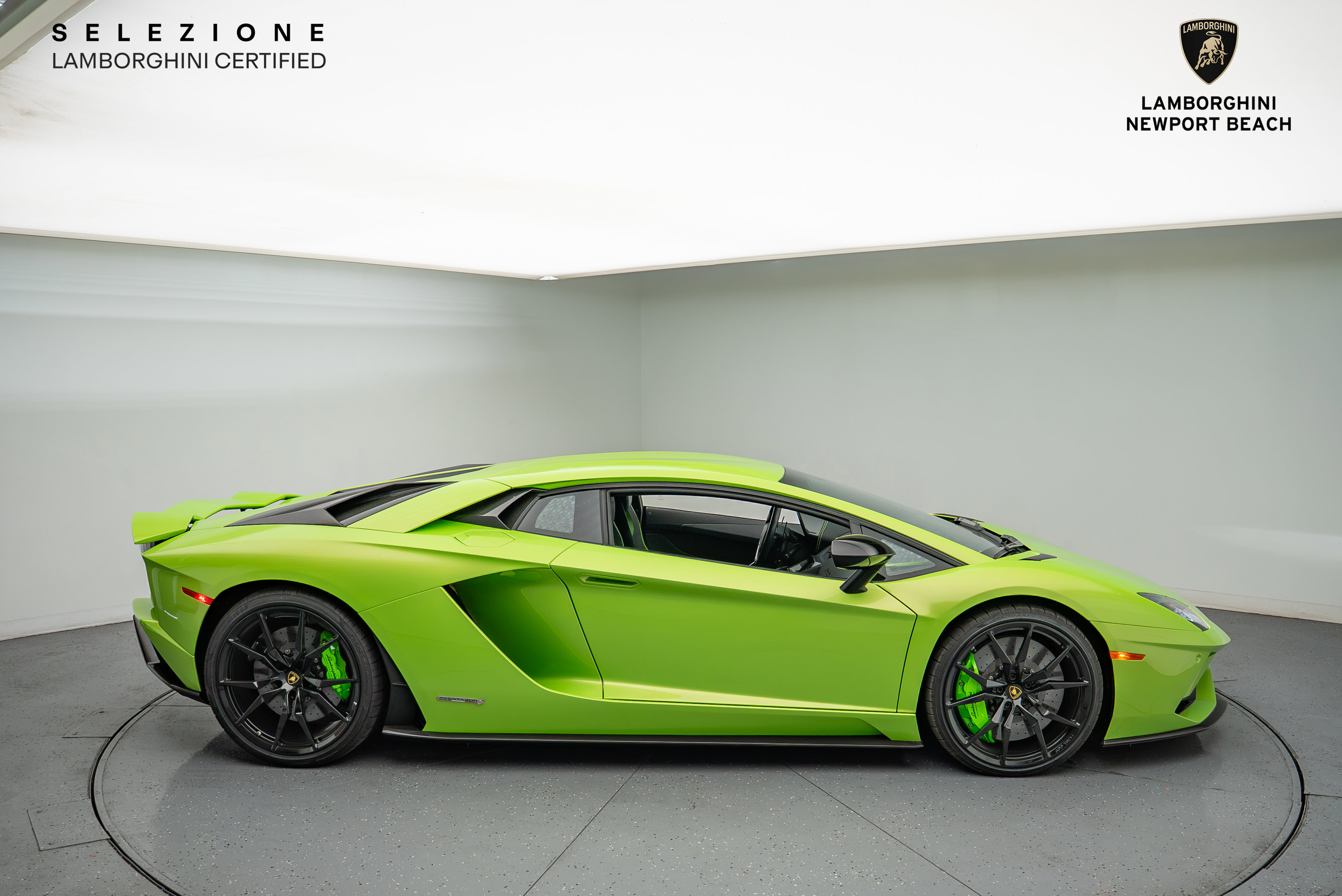 Used 2018 Lamborghini Aventador S image 24