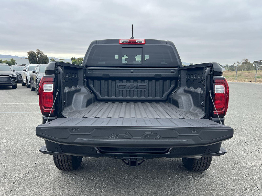 New 2026 GMC Canyon Elevation w/ LPO, Black Badging Package RWD image 27