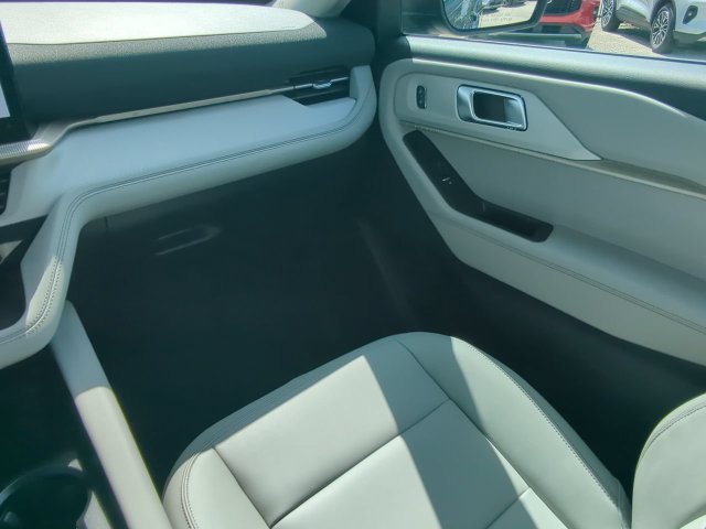 New 2026 Ford Explorer Active w/ Active Comfort Package RWD image 17