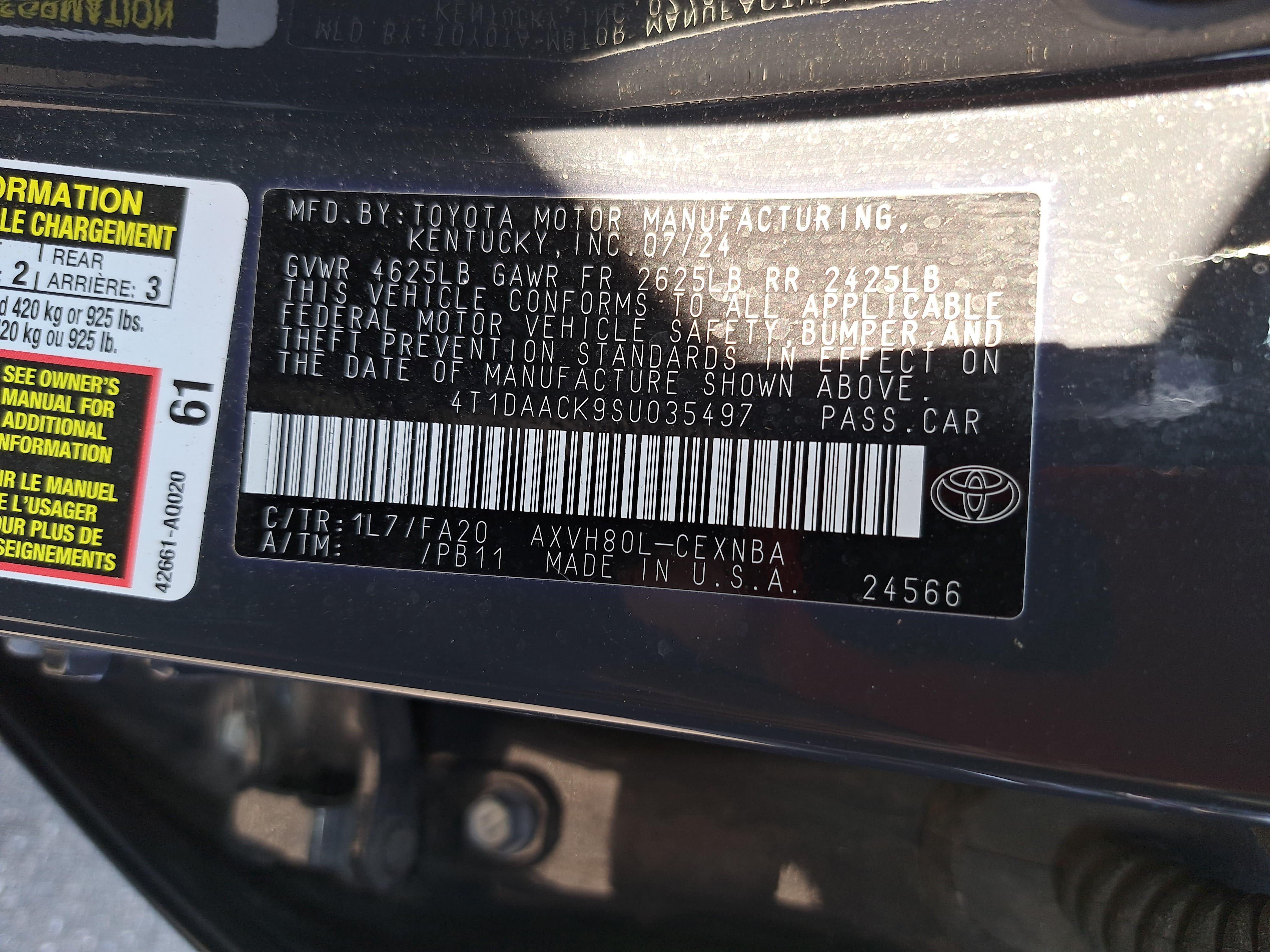 Used 2025 Toyota Camry LE FWD image 32